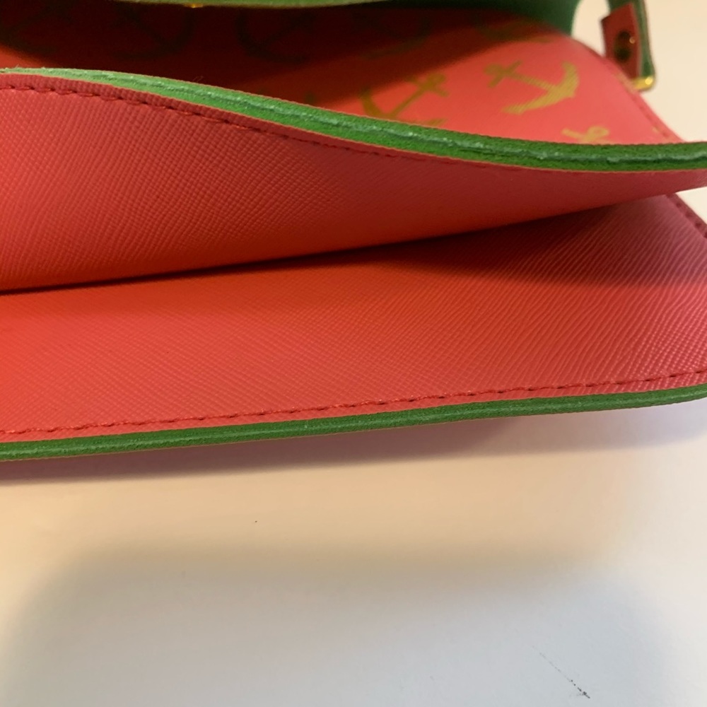 Top It Off Shoulder Bag/Wristlet NWT - Picture 6 of 7